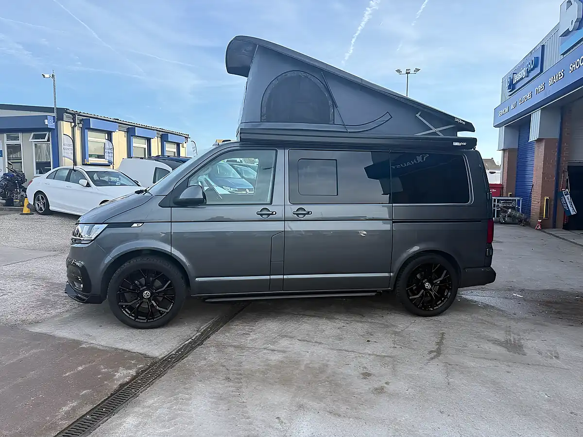Used 2022 Volkswagen Transporter T28 Highline Grey - Interior and Exterior details 4