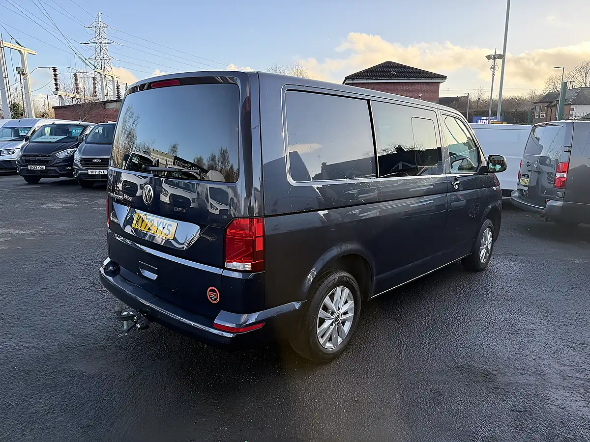 Used 2022 Volkswagen Transporter T30 Highline Blue - Interior and Exterior details 4