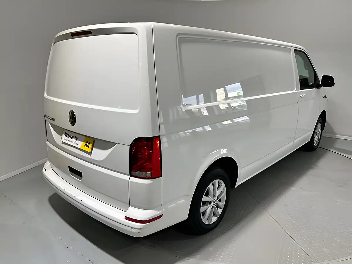Used 2022 Volkswagen Transporter T30 Highline White - Interior and Exterior details 10