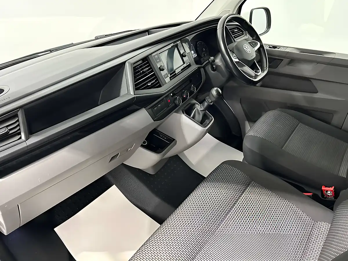 Used 2022 Volkswagen Transporter T30 Highline White - Interior and Exterior details 17