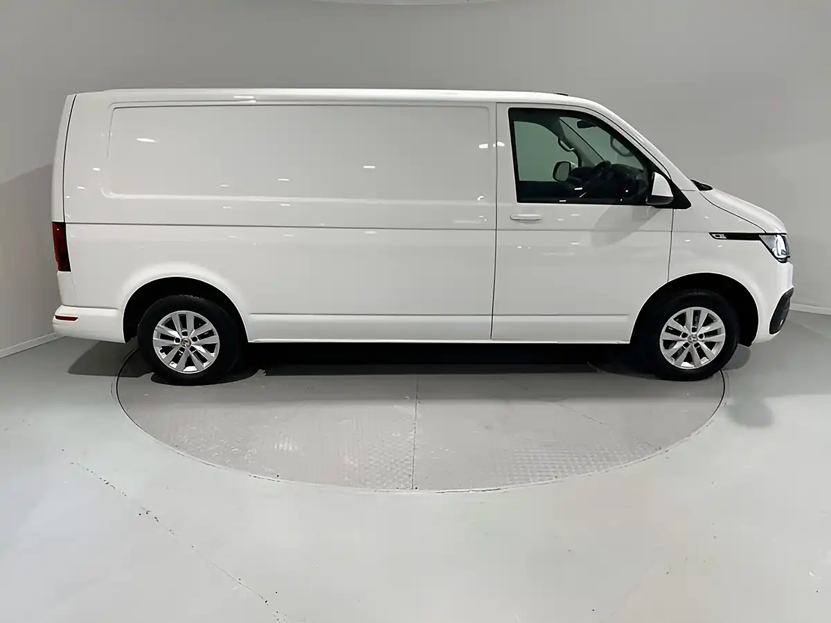 Used 2022 Volkswagen Transporter T30 Highline White - Interior and Exterior details 5