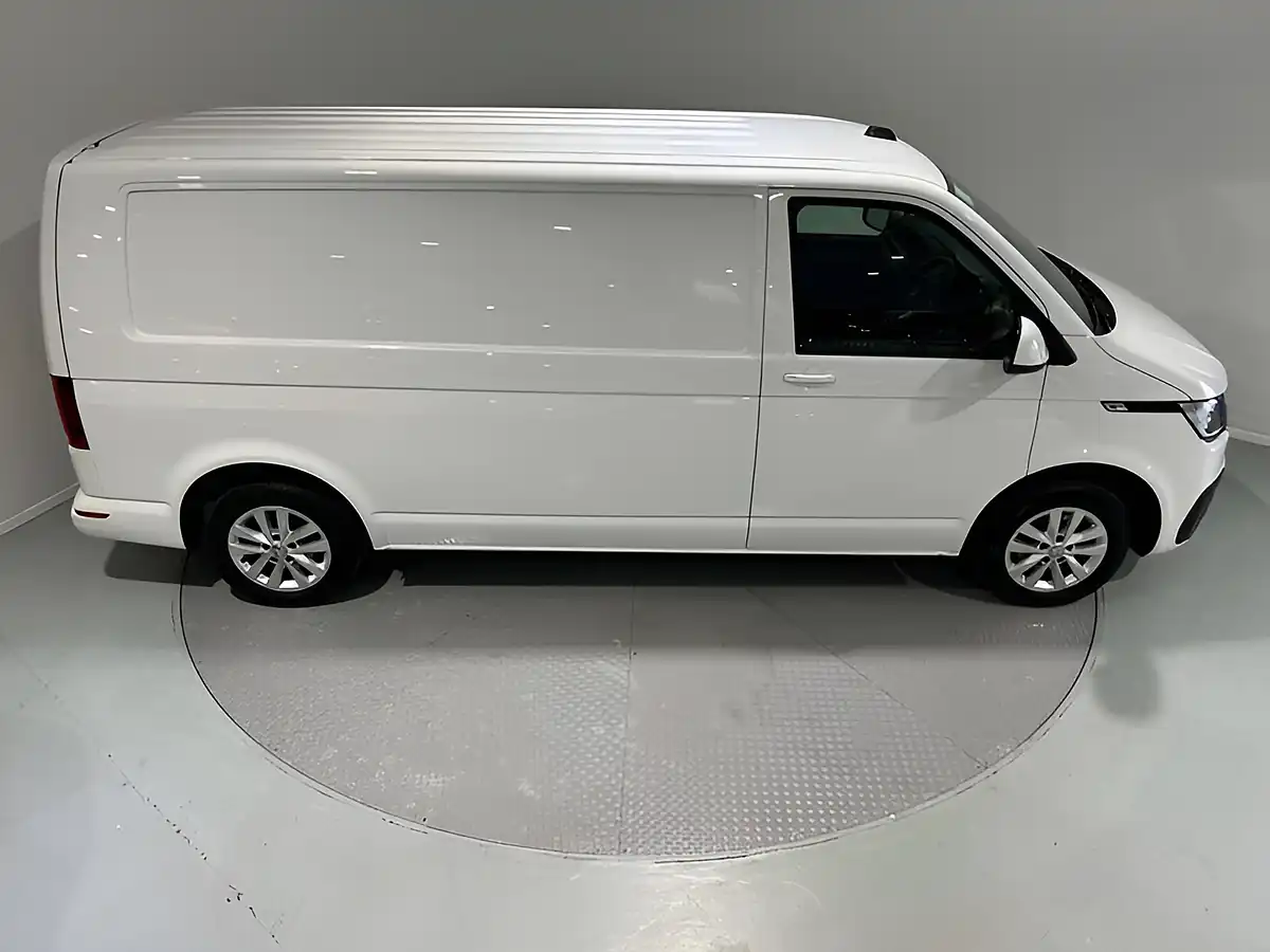 Used 2022 Volkswagen Transporter T30 Highline White - Interior and Exterior details 6