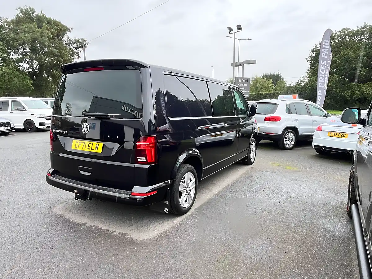 Used 2022 Volkswagen Transporter T32 Highline Kombi Black - Interior and Exterior details 4