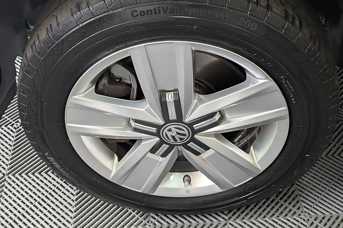 Used 2022 Volkswagen Transporter T32 Highline Kombi Double Cab Grey - Interior and Exterior details 11