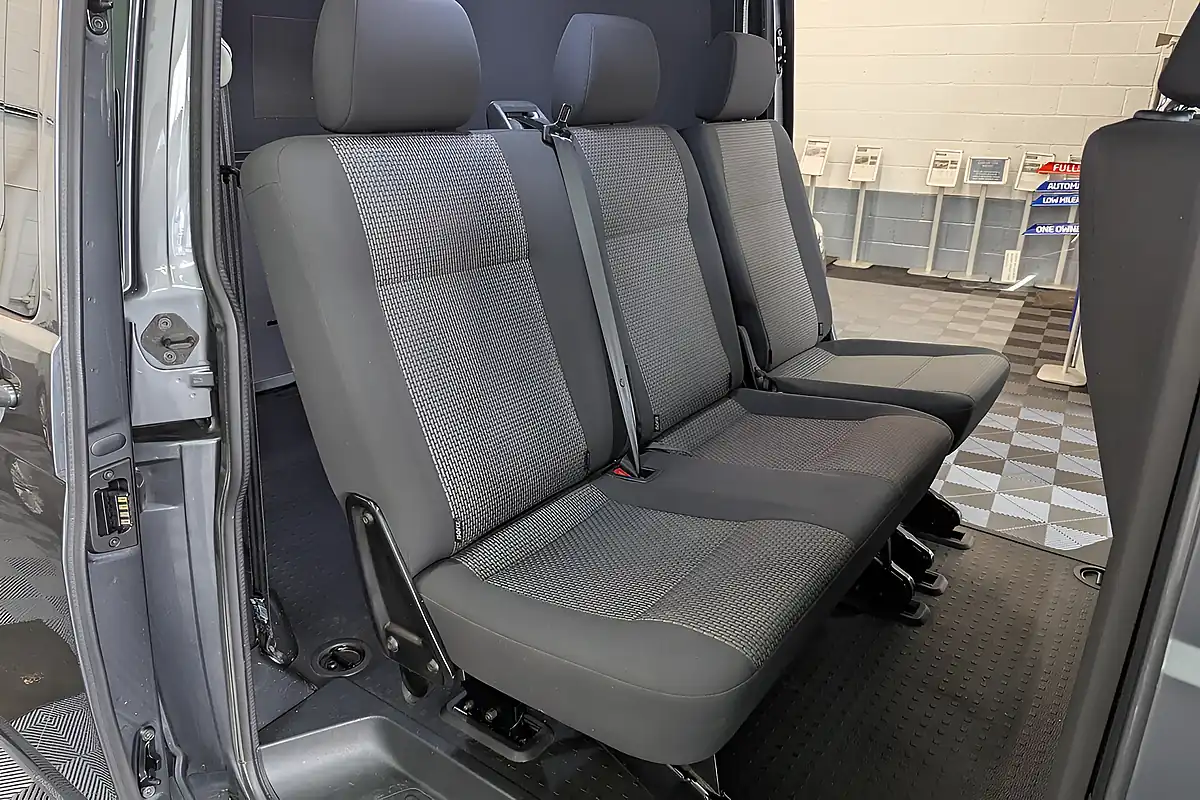 Used 2022 Volkswagen Transporter T32 Highline Kombi Double Cab Grey - Interior and Exterior details 15