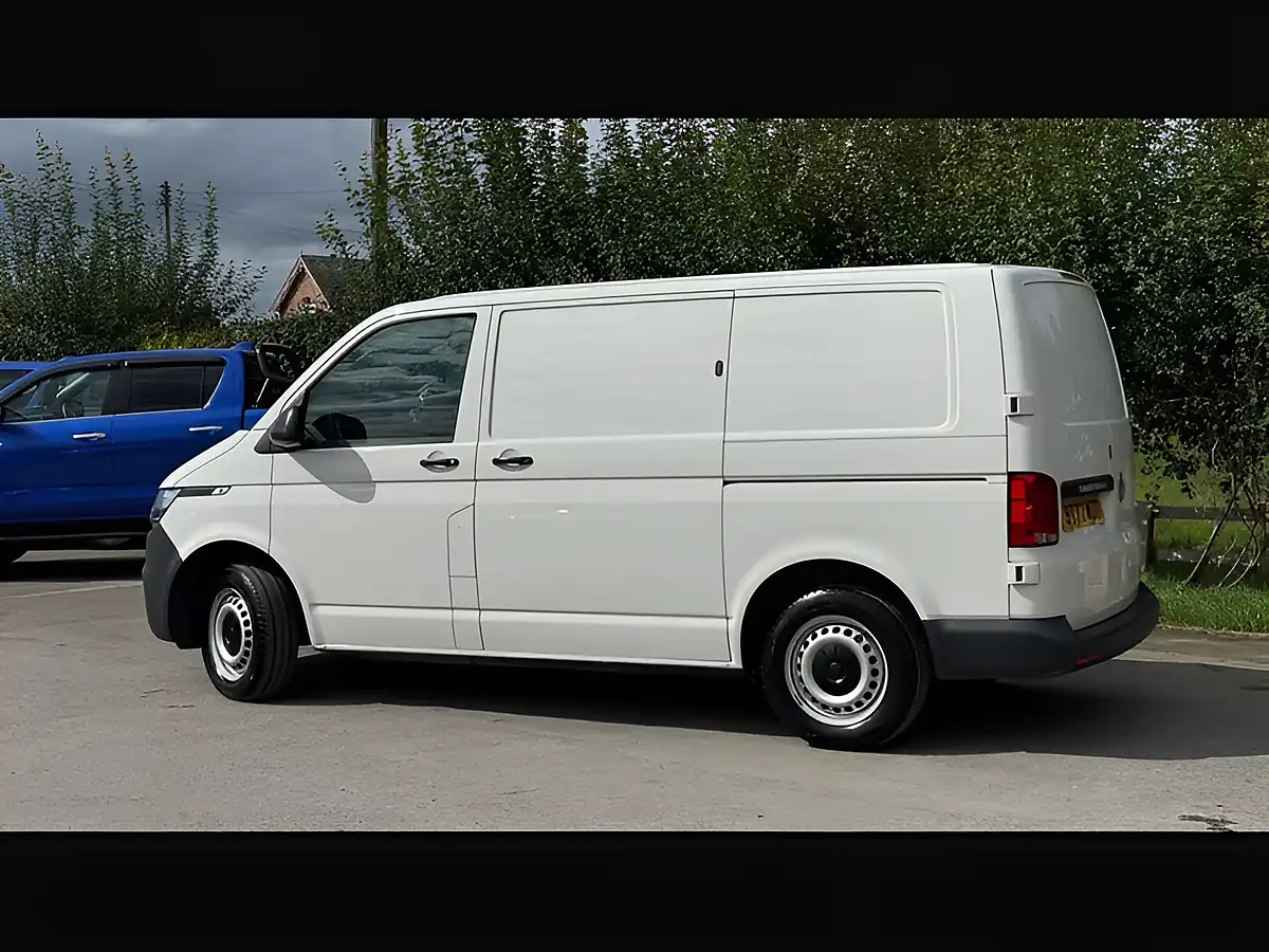 Used 2022 Volkswagen Transporter T32 Startline White - Interior and Exterior details 19
