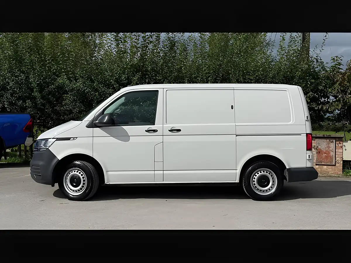 Used 2022 Volkswagen Transporter T32 Startline White - Interior and Exterior details 2