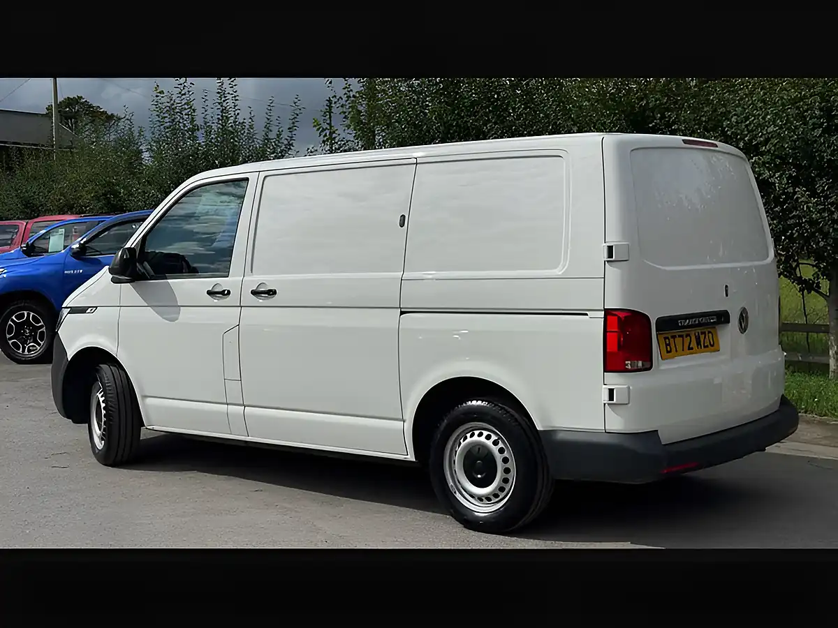 Used 2022 Volkswagen Transporter T32 Startline White - Interior and Exterior details 3