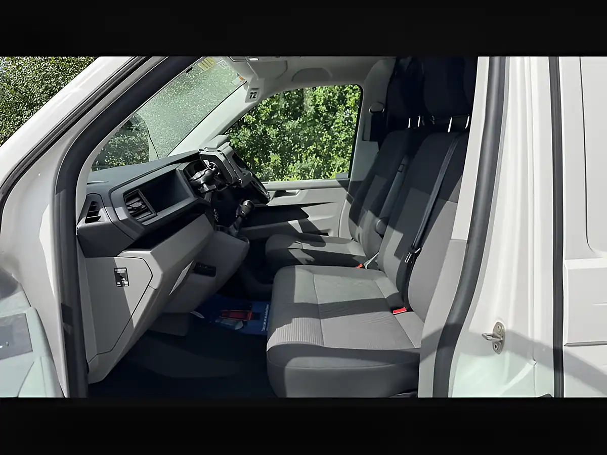 Used 2022 Volkswagen Transporter T32 Startline White - Interior and Exterior details 9
