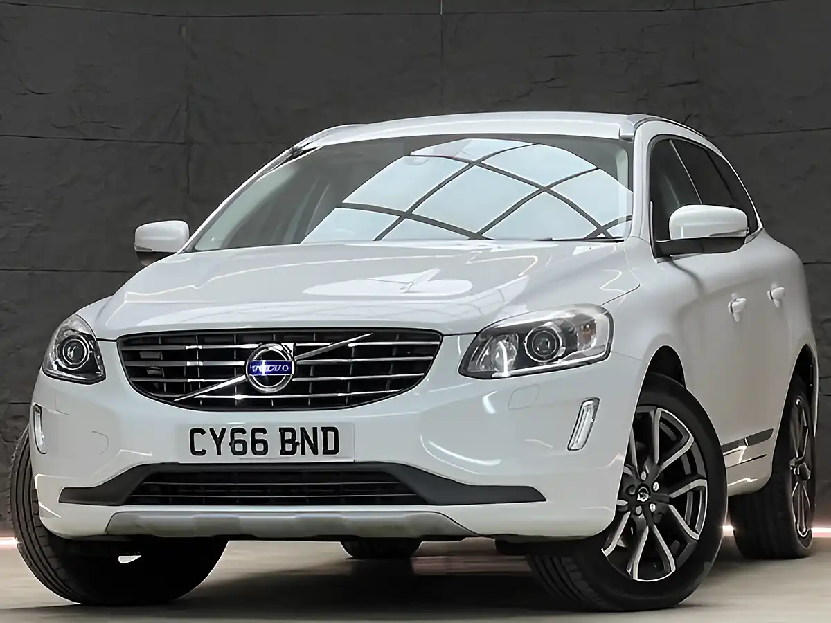 Used 2022 Volvo 100 Series Plus Blue - Interior and Exterior details 7