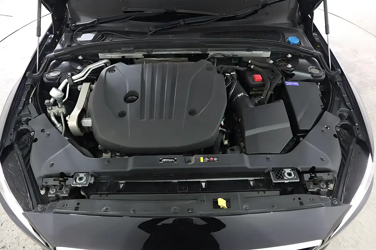 Used 2022 Volvo V60 Momentum Black - Interior and Exterior details 14