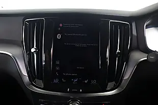 Used 2022 Volvo V60 Momentum Black - Interior and Exterior details 16