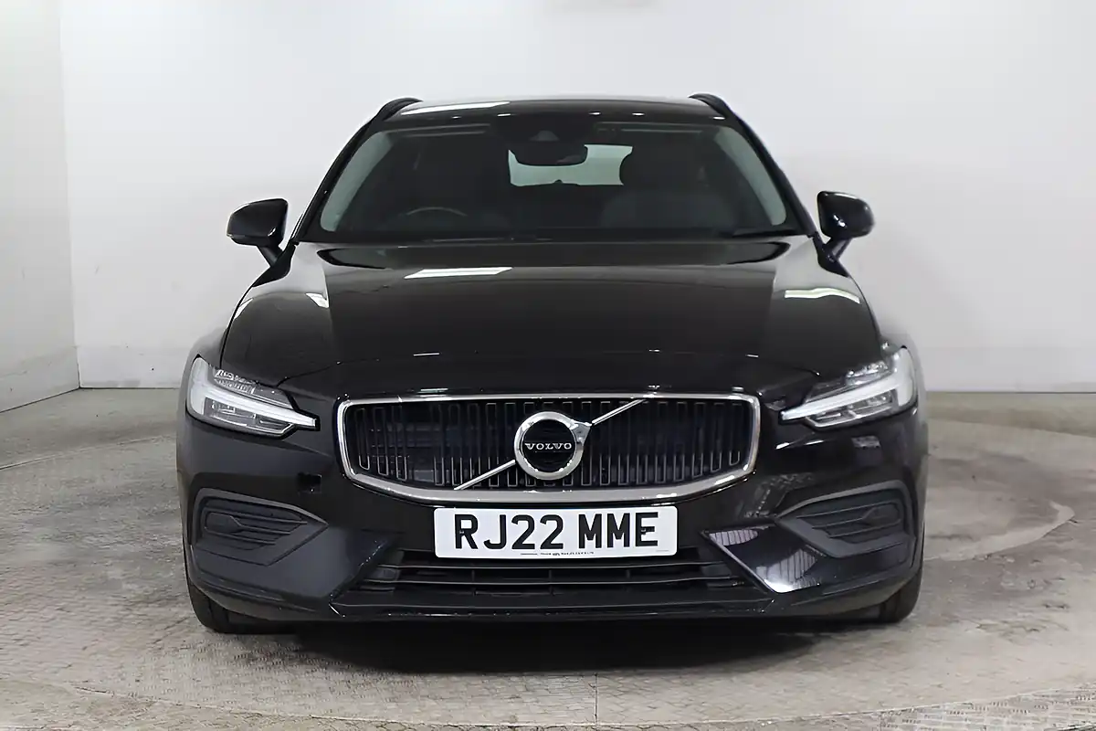 Used 2022 Volvo V60 Momentum Black - Interior and Exterior details 2
