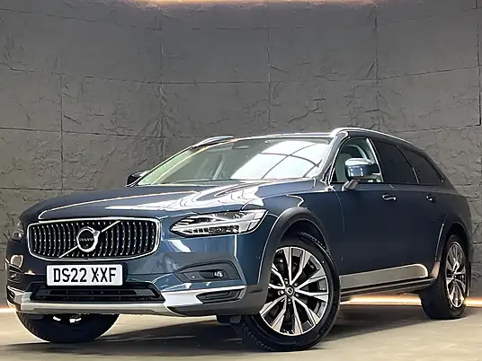 2022 Volvo V90 Cross Country Plus B5