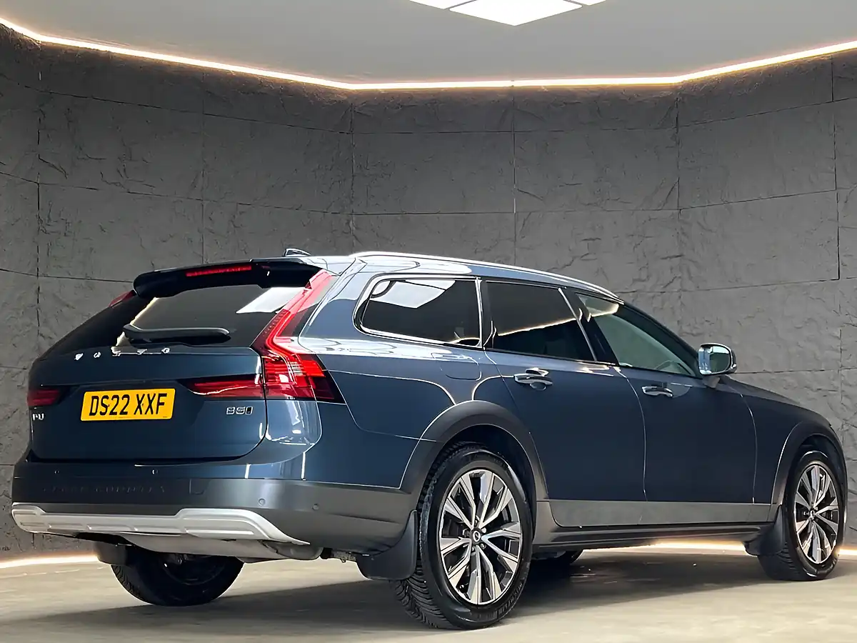 Used 2022 Volvo V90 Cross Country Plus Denim Blue - Interior and Exterior details 10