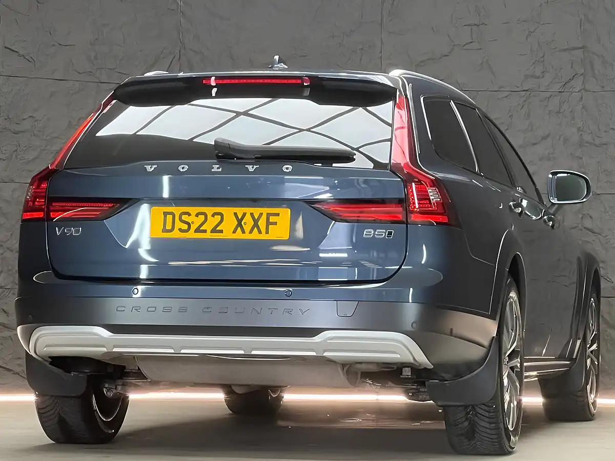 Used 2022 Volvo V90 Cross Country Plus Denim Blue - Interior and Exterior details 11