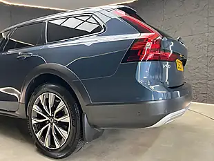 Used 2022 Volvo V90 Cross Country Plus Denim Blue - Interior and Exterior details 13