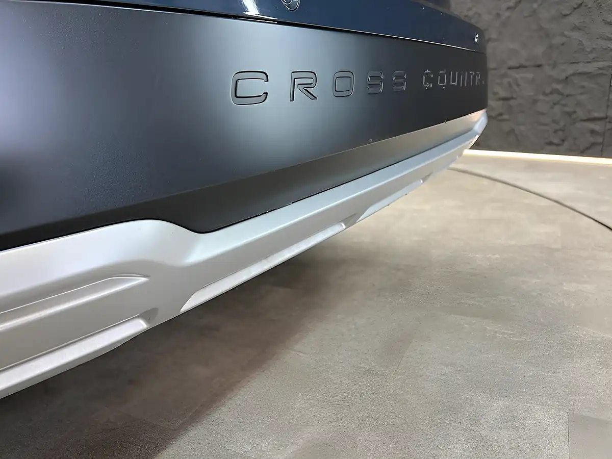 Used 2022 Volvo V90 Cross Country Plus Denim Blue - Interior and Exterior details 15