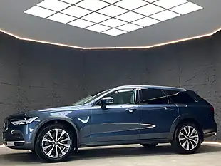 Used 2022 Volvo V90 Cross Country Plus Denim Blue - Interior and Exterior details 5