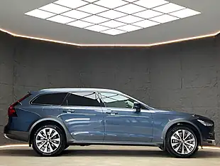 Used 2022 Volvo V90 Cross Country Plus Denim Blue - Interior and Exterior details 9