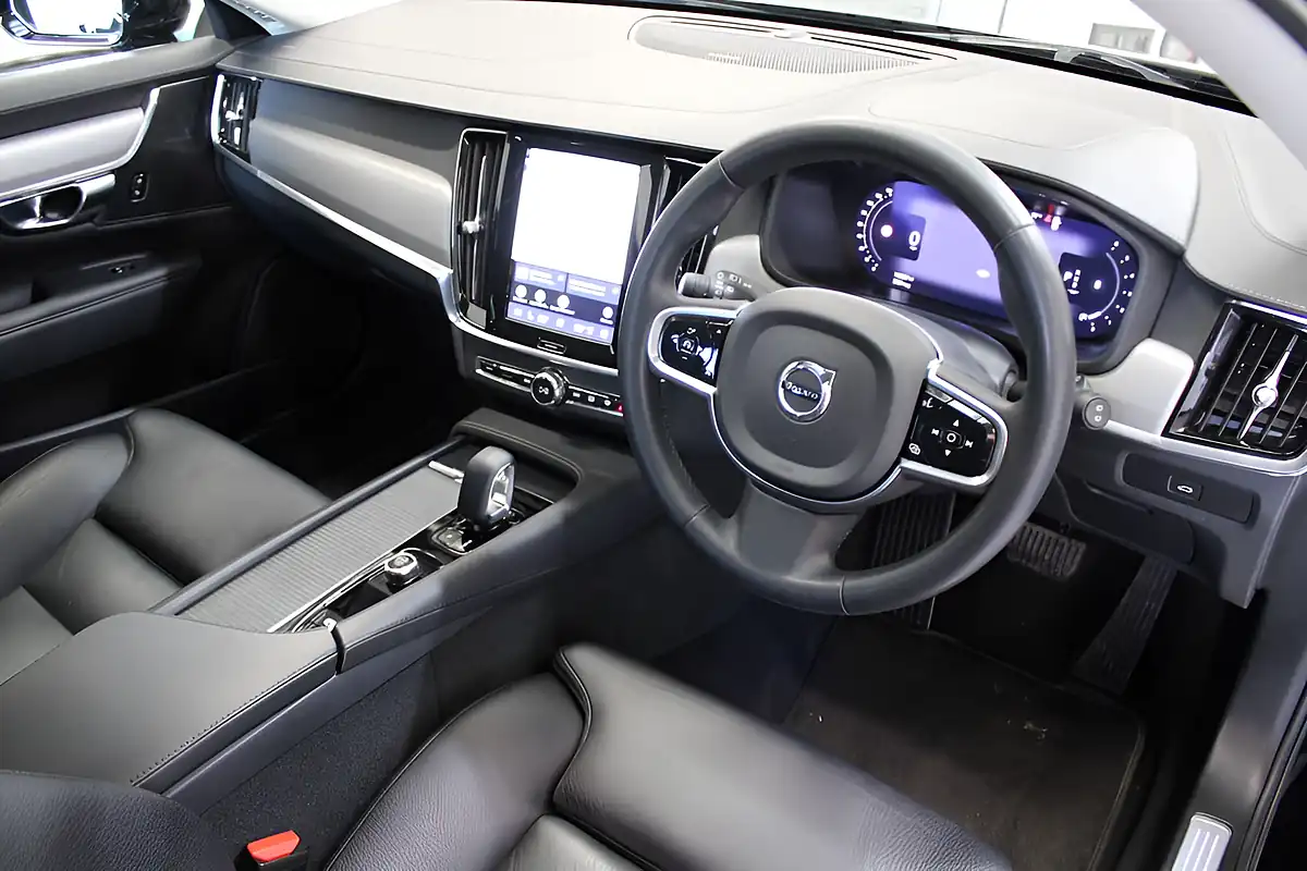 Used 2022 Volvo V90 Plus Black - Interior and Exterior details 18