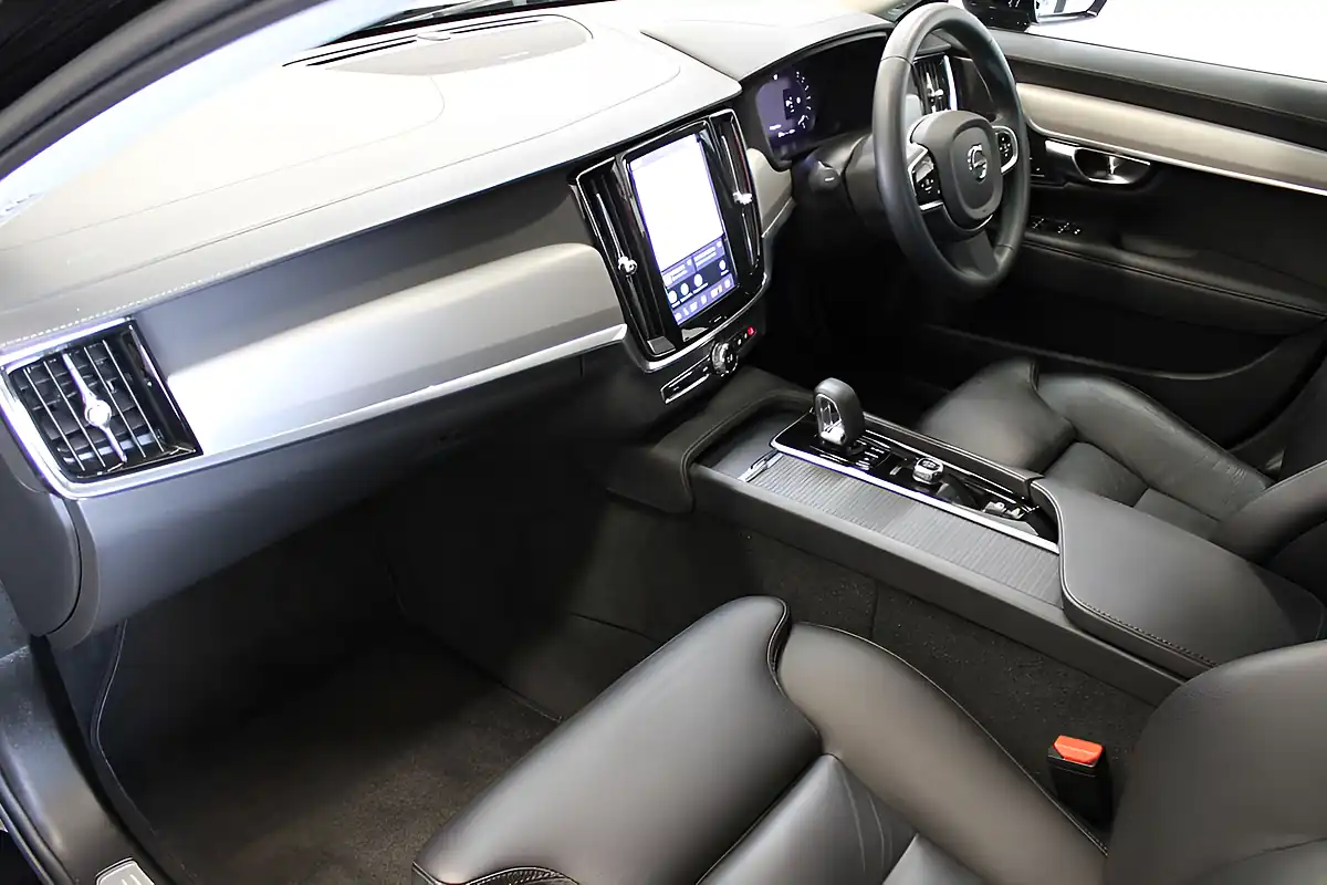 Used 2022 Volvo V90 Plus Black - Interior and Exterior details 2