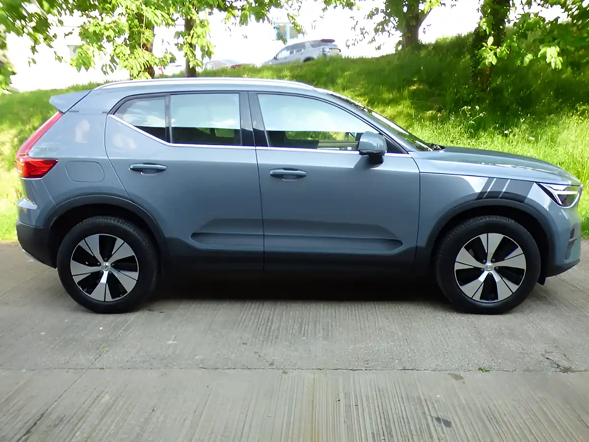 Used 2022 Volvo XC40 Core Grey - Interior and Exterior details 10
