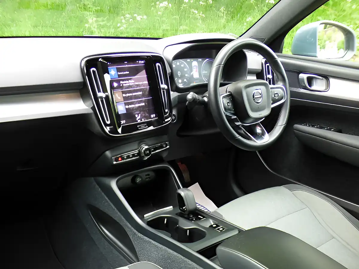 Used 2022 Volvo XC40 Core Grey - Interior and Exterior details 3