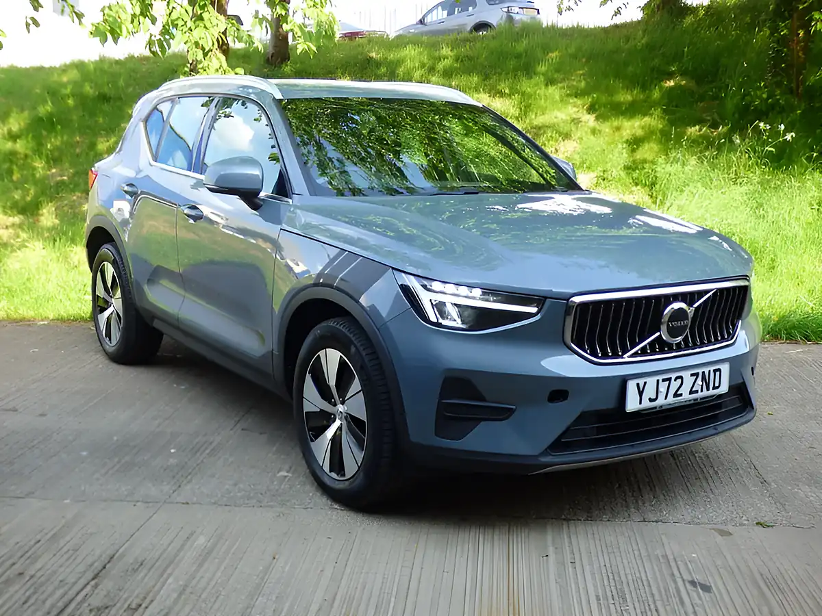 Used 2022 Volvo XC40 Core Grey - Interior and Exterior details 4