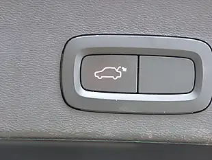 Used 2022 Volvo XC40 Core Grey - Interior and Exterior details 9