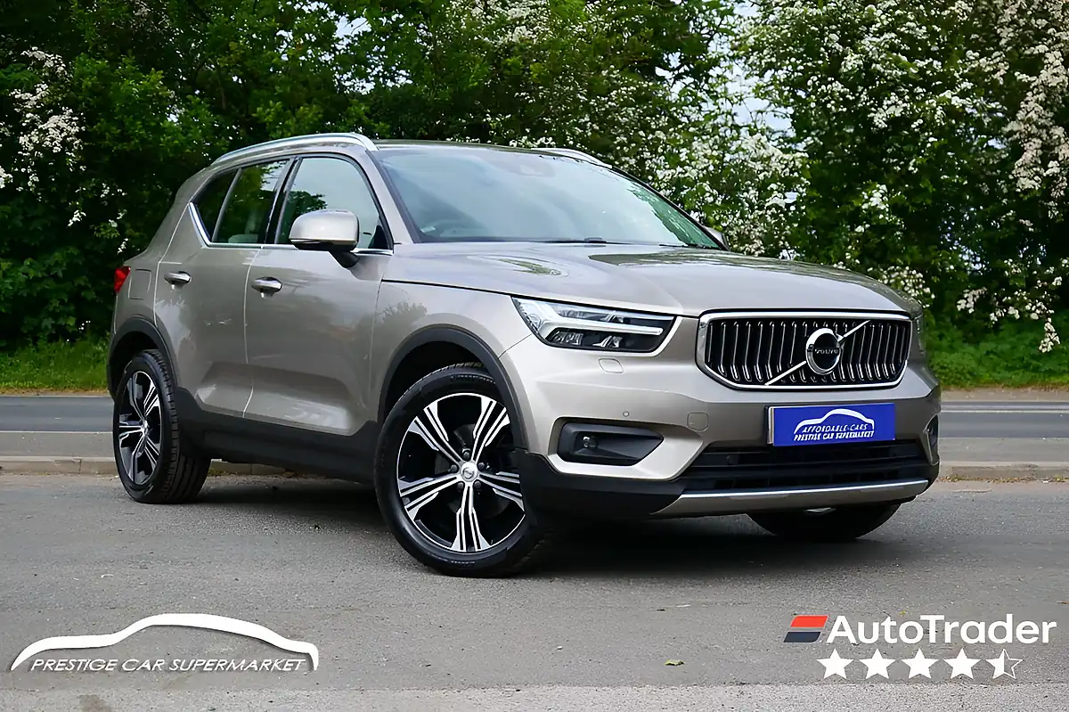 Used 2022 Volvo XC40 Inscription Pro Pebble Grey - Front View