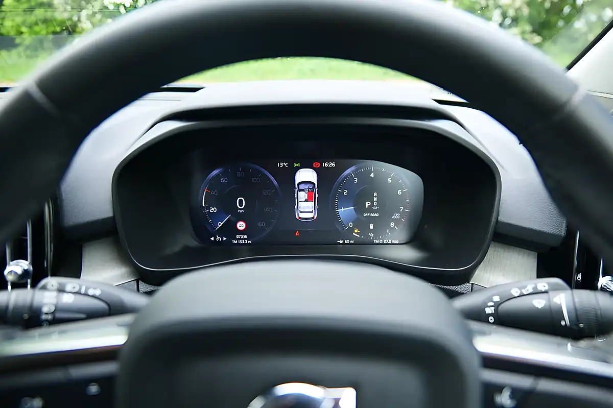 Used 2022 Volvo XC40 Inscription Pro Pebble Grey - Interior and Exterior details 10