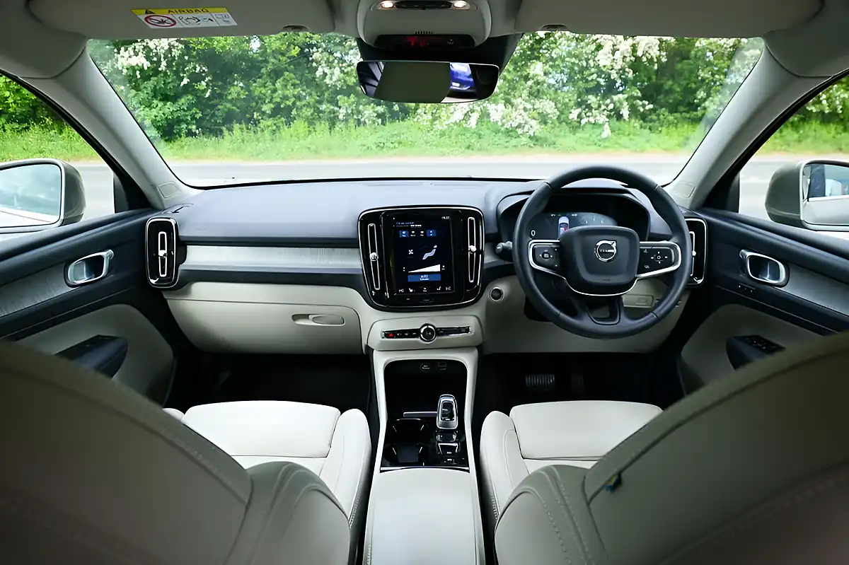 Used 2022 Volvo XC40 Inscription Pro Pebble Grey - Interior and Exterior details 3