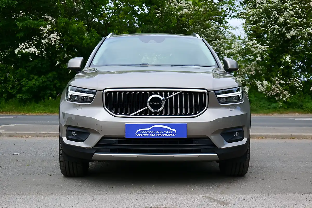 Used 2022 Volvo XC40 Inscription Pro Pebble Grey - Interior and Exterior details 4