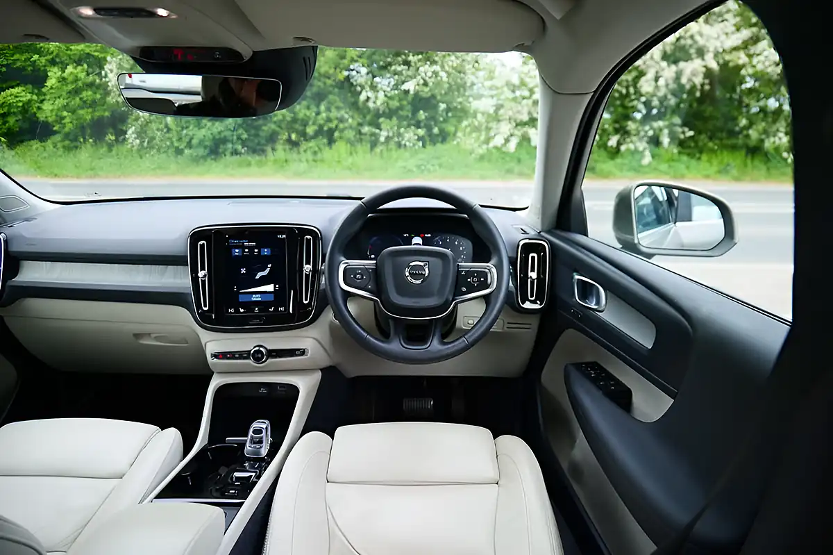 Used 2022 Volvo XC40 Inscription Pro Pebble Grey - Interior and Exterior details 9
