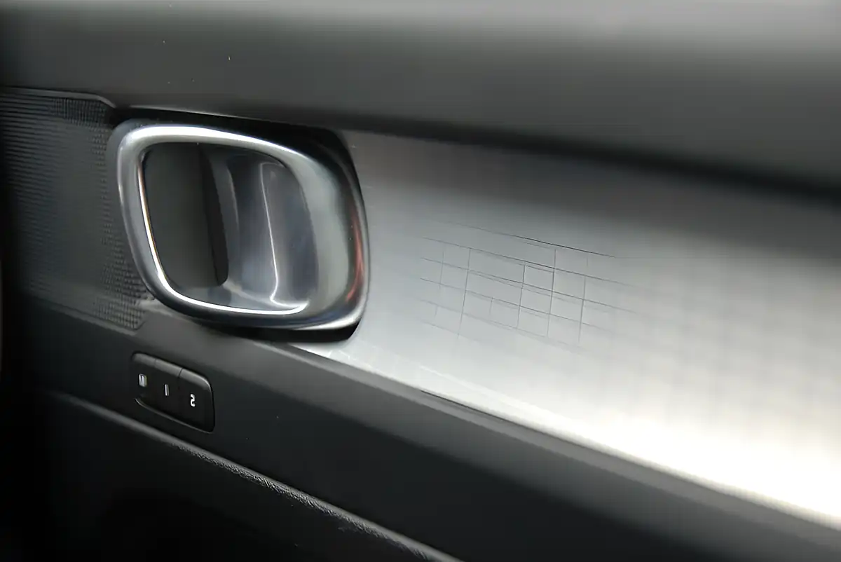 Used 2022 Volvo XC40 Plus Black - Interior and Exterior details 10