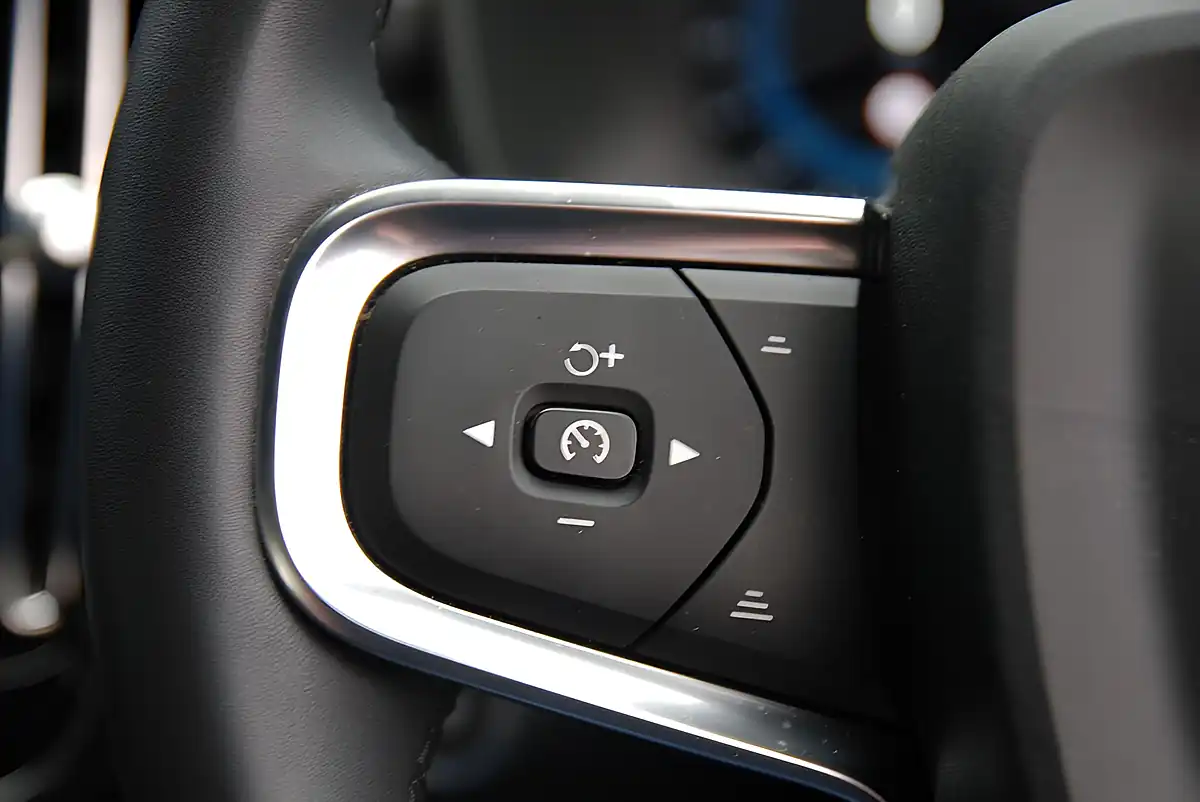 Used 2022 Volvo XC40 Plus Black - Interior and Exterior details 13