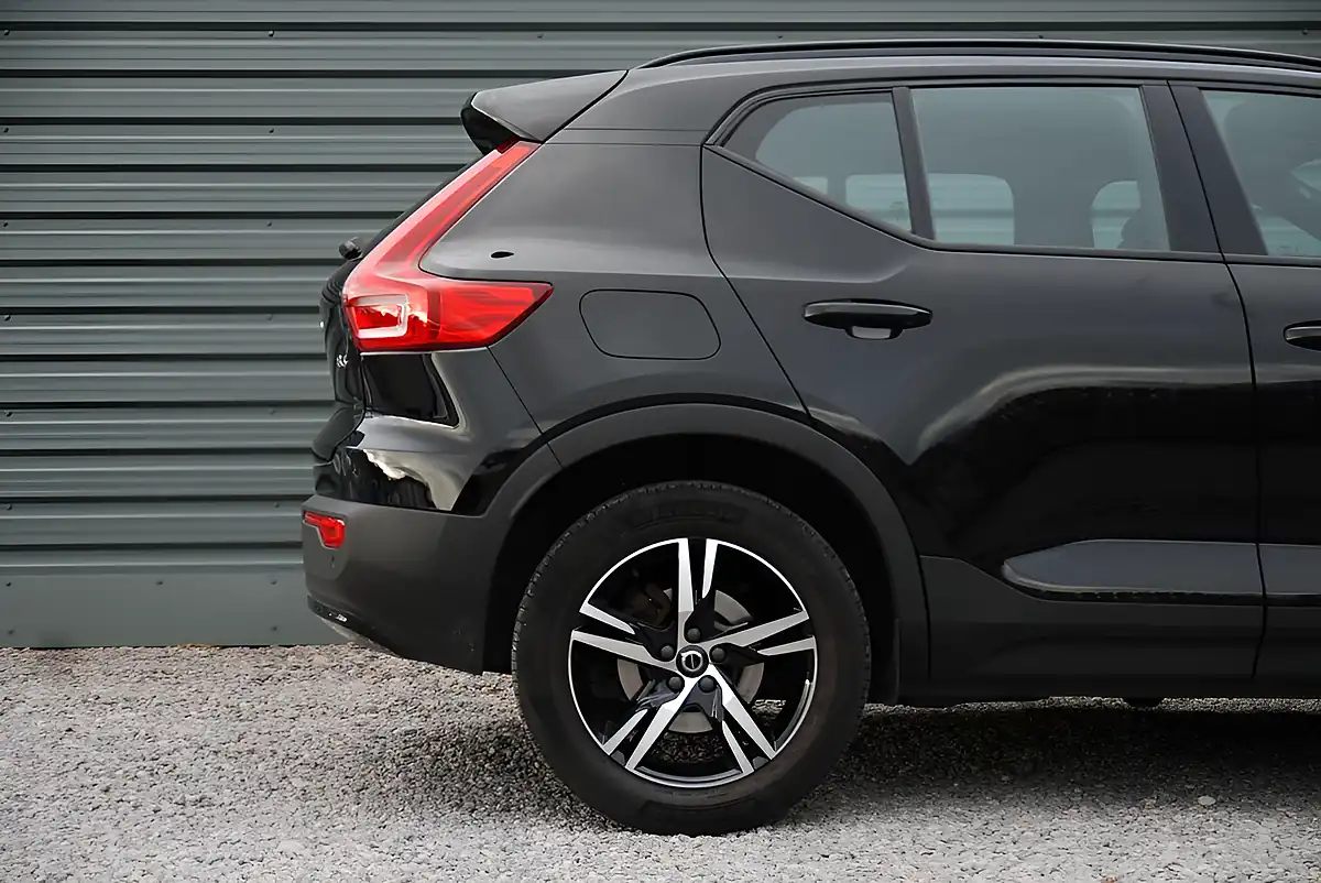 Used 2022 Volvo XC40 Plus Black - Interior and Exterior details 4