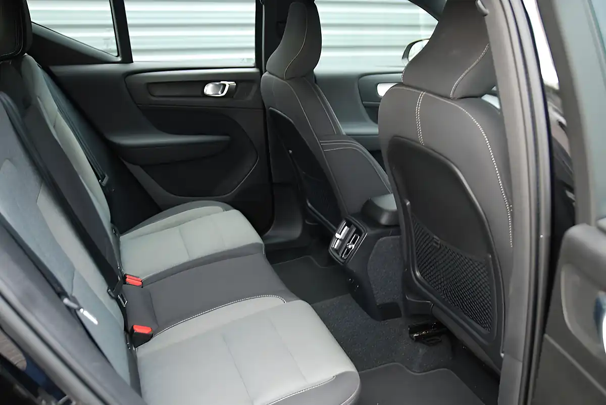Used 2022 Volvo XC40 Plus Black - Interior and Exterior details 7