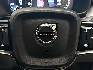 Used 2022 Volvo XC40 Plus Black - Interior and Exterior details 13