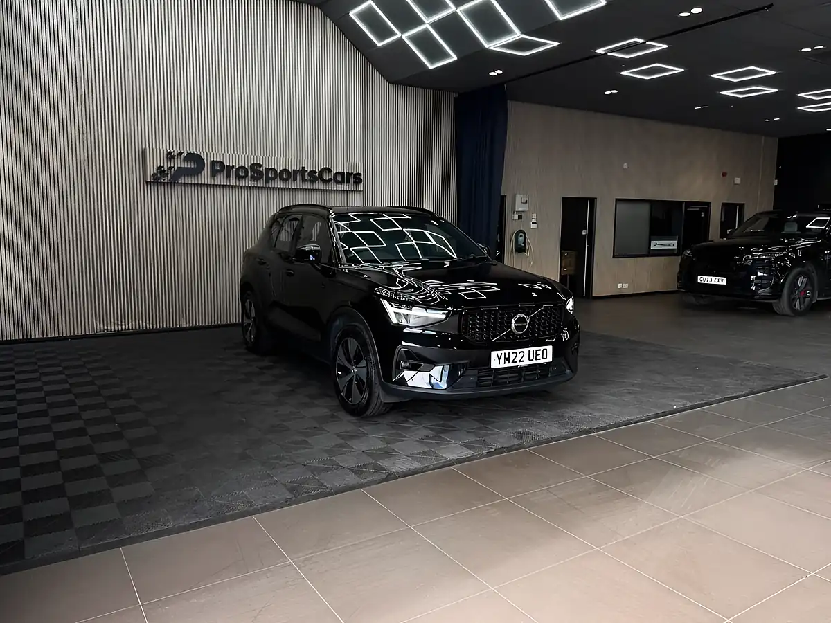Used 2022 Volvo XC40 Plus Black - Interior and Exterior details 6
