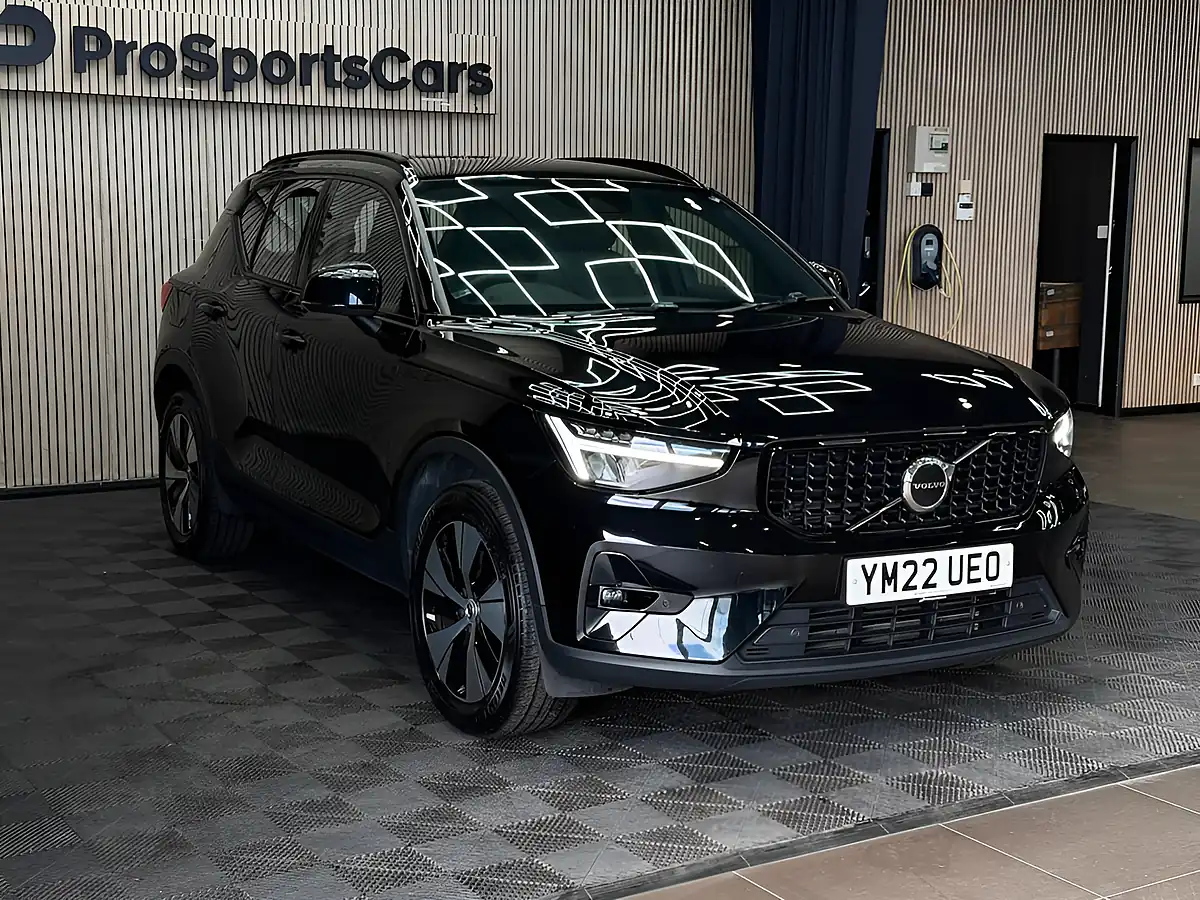 Used 2022 Volvo XC40 Plus Black - Interior and Exterior details 7