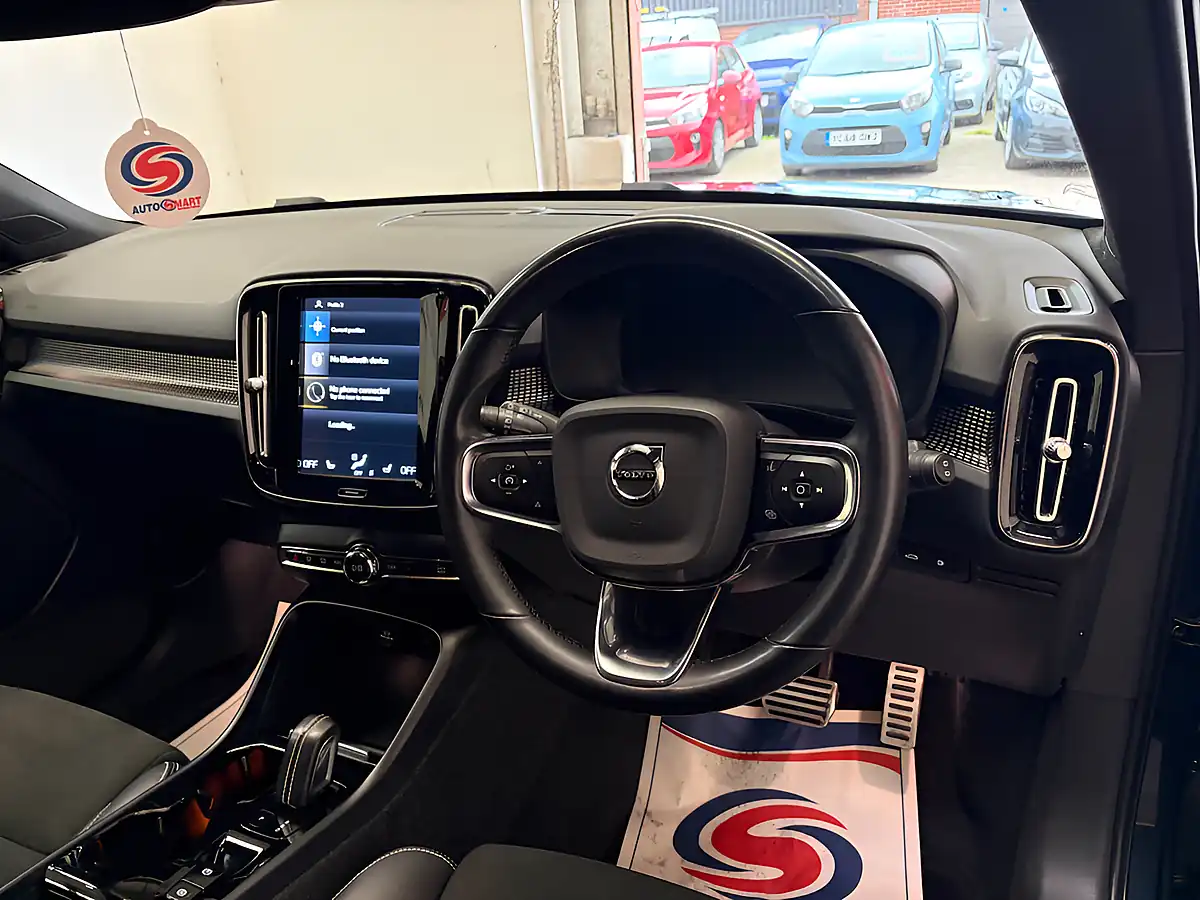 Used 2022 Volvo XC40 R-Design Pro Blue - Interior and Exterior details 11