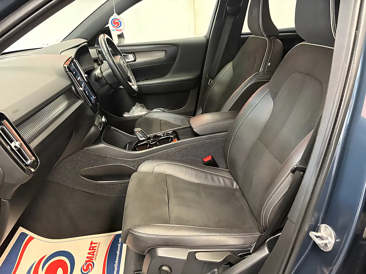 Used 2022 Volvo XC40 R-Design Pro Blue - Interior and Exterior details 16