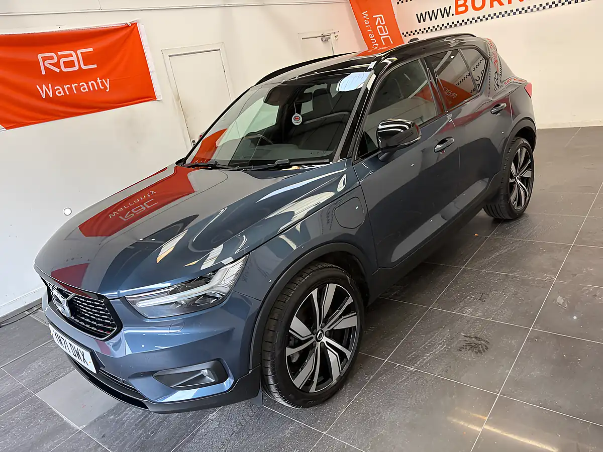 Used 2022 Volvo XC40 R-Design Pro Blue - Interior and Exterior details 17