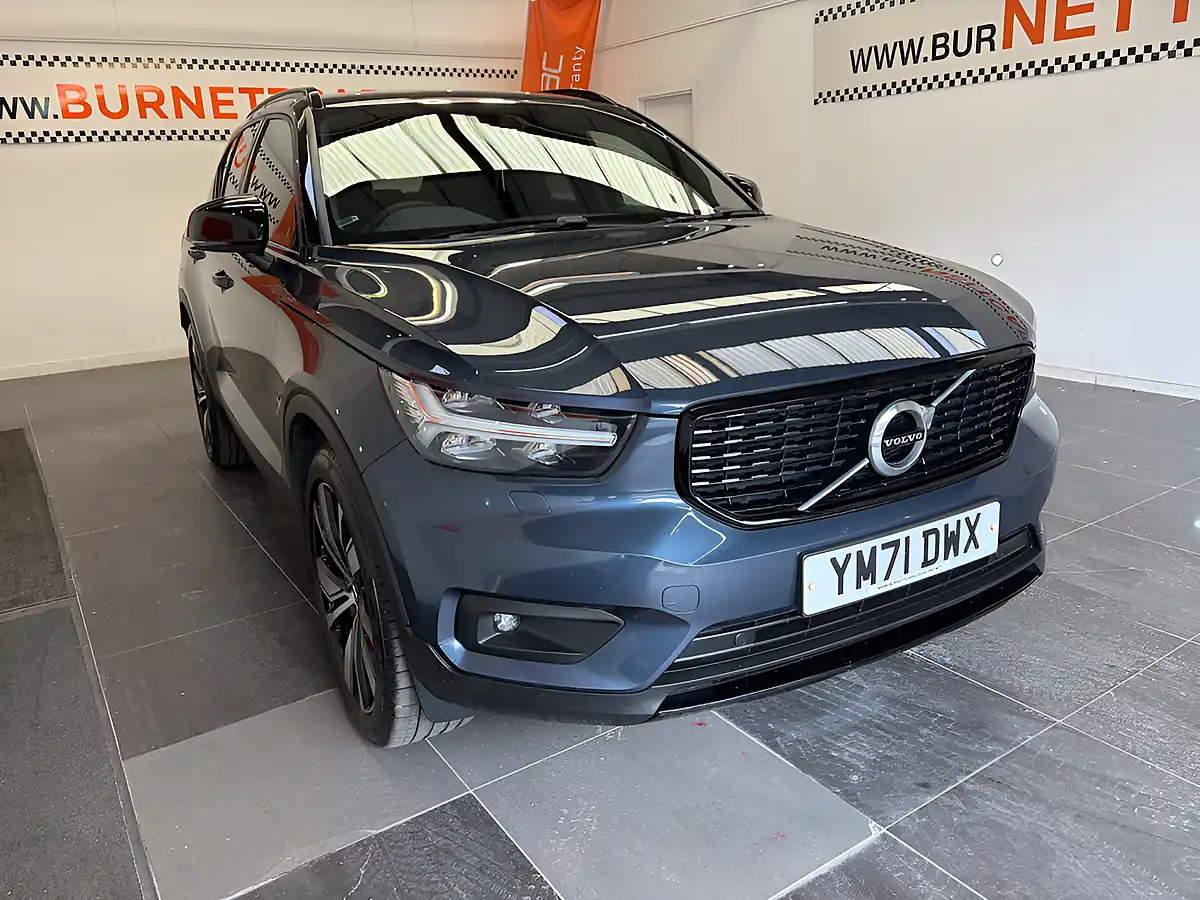 Used 2022 Volvo XC40 R-Design Pro Blue - Interior and Exterior details 3