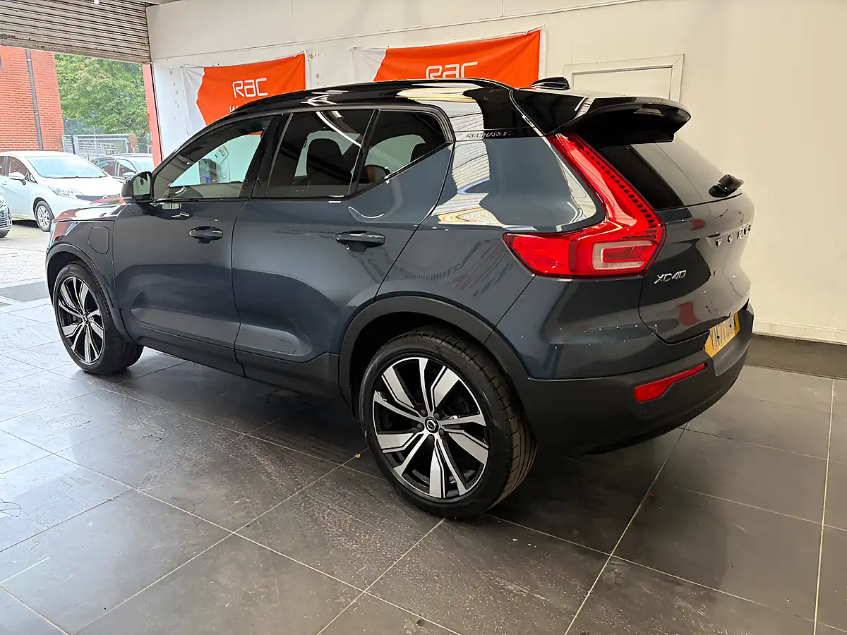 Used 2022 Volvo XC40 R-Design Pro Blue - Interior and Exterior details 7