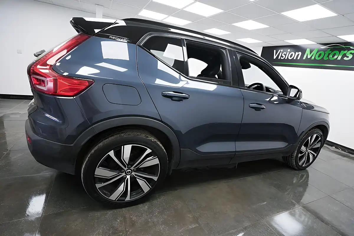 Used 2022 Volvo XC40 Ultimate Dark Blue - Interior and Exterior details 2