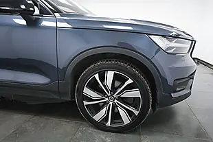 Used 2022 Volvo XC40 Ultimate Dark Blue - Interior and Exterior details 3