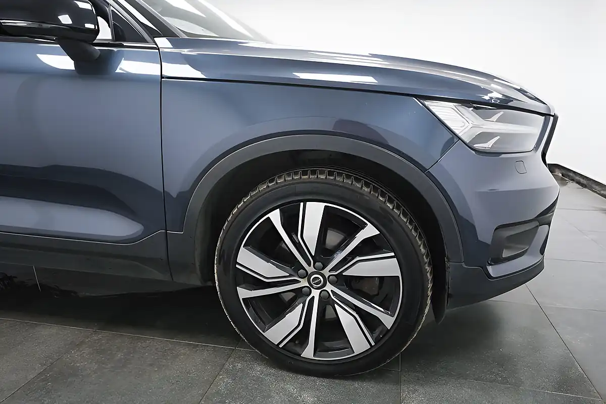 Used 2022 Volvo XC40 Ultimate Dark Blue - Interior and Exterior details 3
